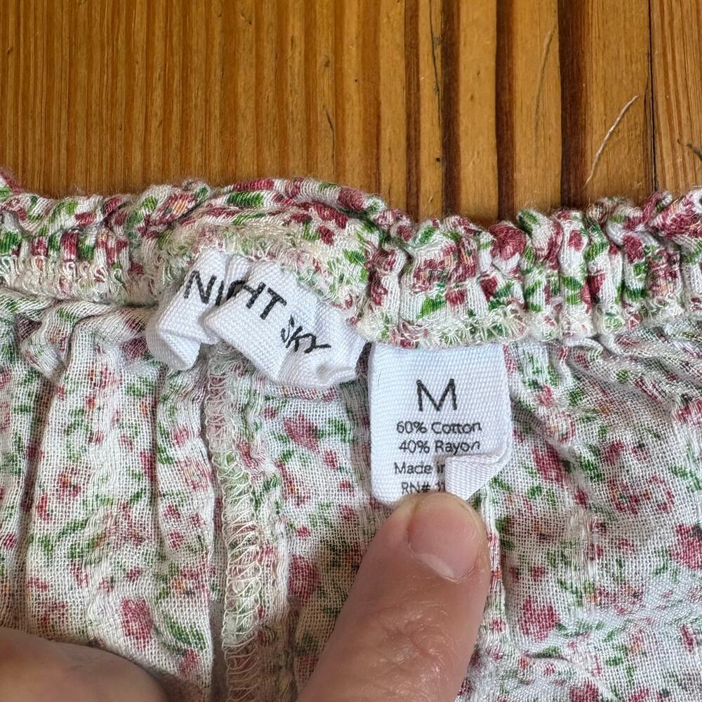 Midnight‎ Sky white rose floral cottage cropped long sleeve tassel shirt SIZE M - Picture 2 of 4